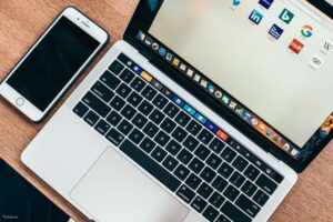 Những điều kiện đem macbook đi bảo hành