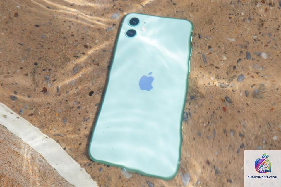 iPhone 11 có chống nước không - Hình 4