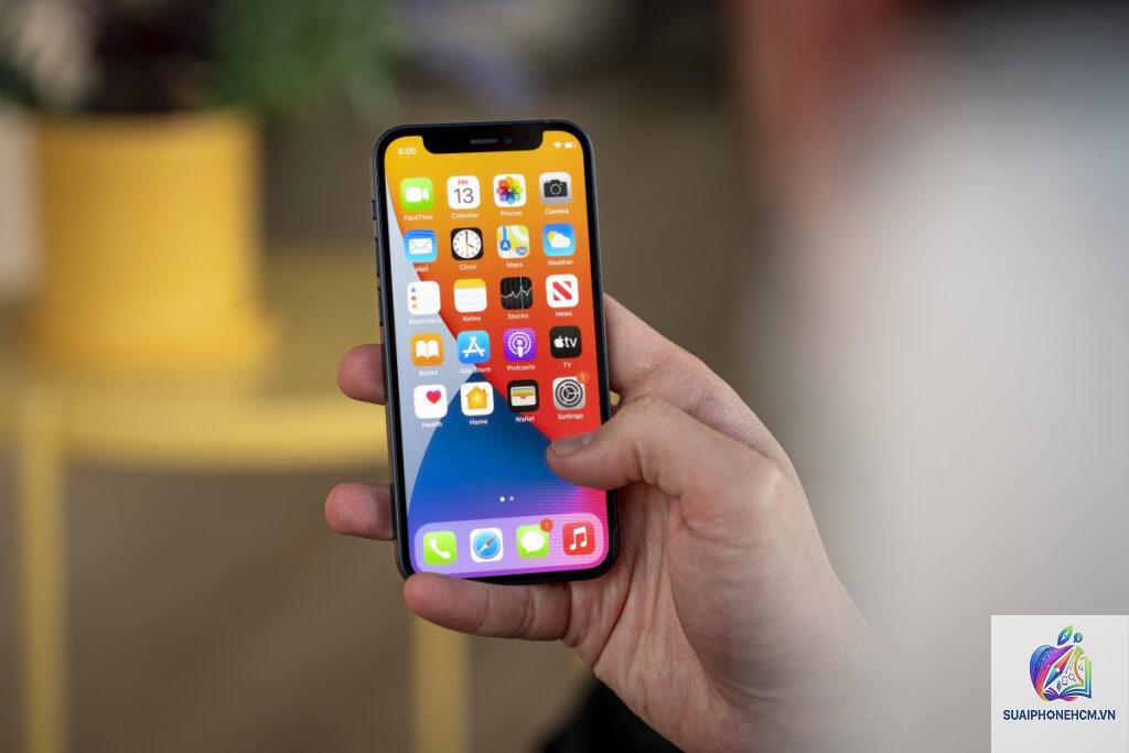iPhone 12 mini pin yếu không