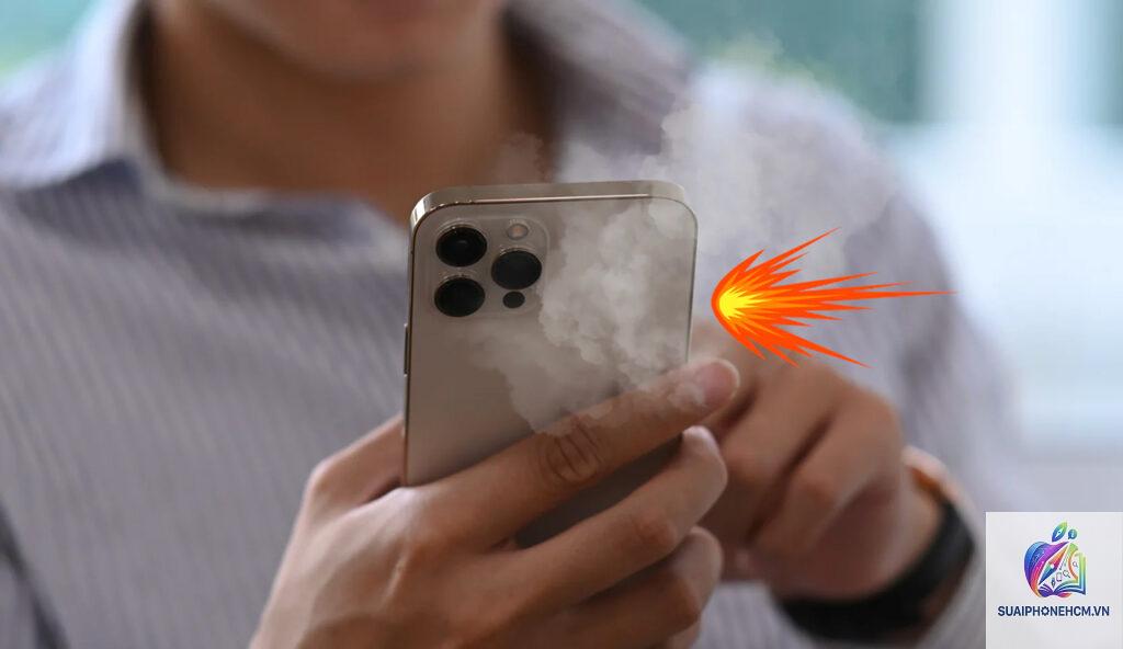 iPhone 13 bị nóng khi chơi game
