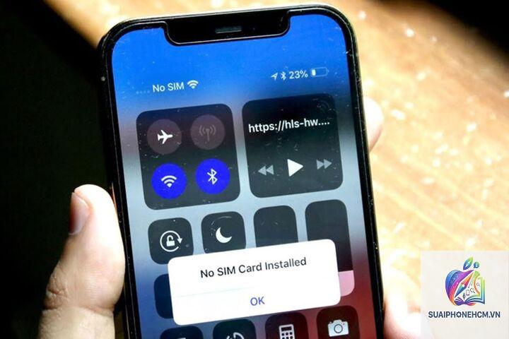 iPhone báo không có SIM
