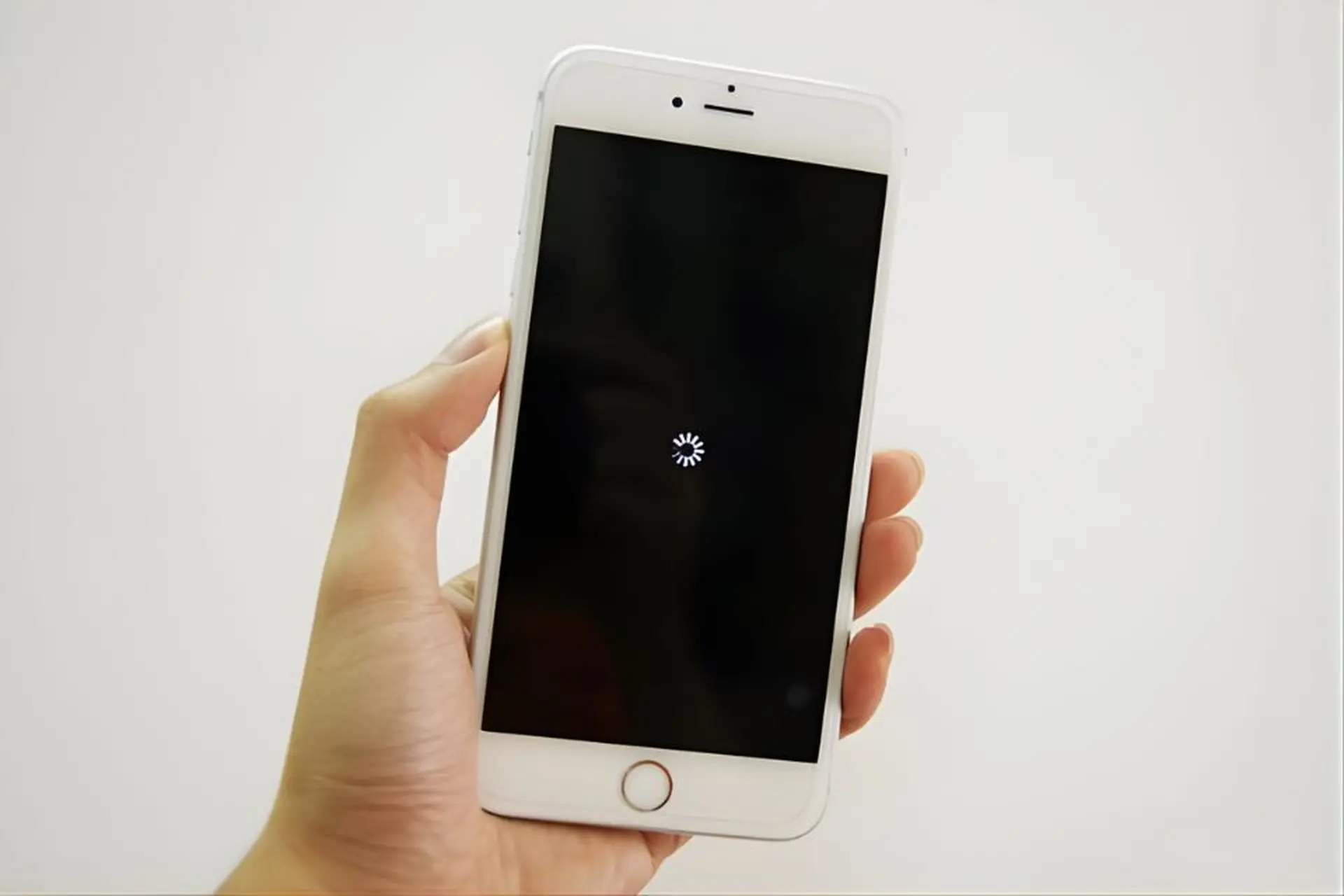 iPhone bị đơ màn hình - Hình 2