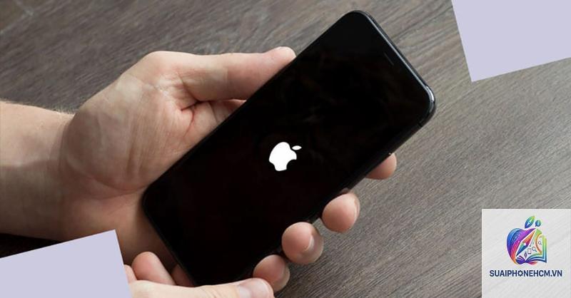 iPhone bị treo táo phải làm sao