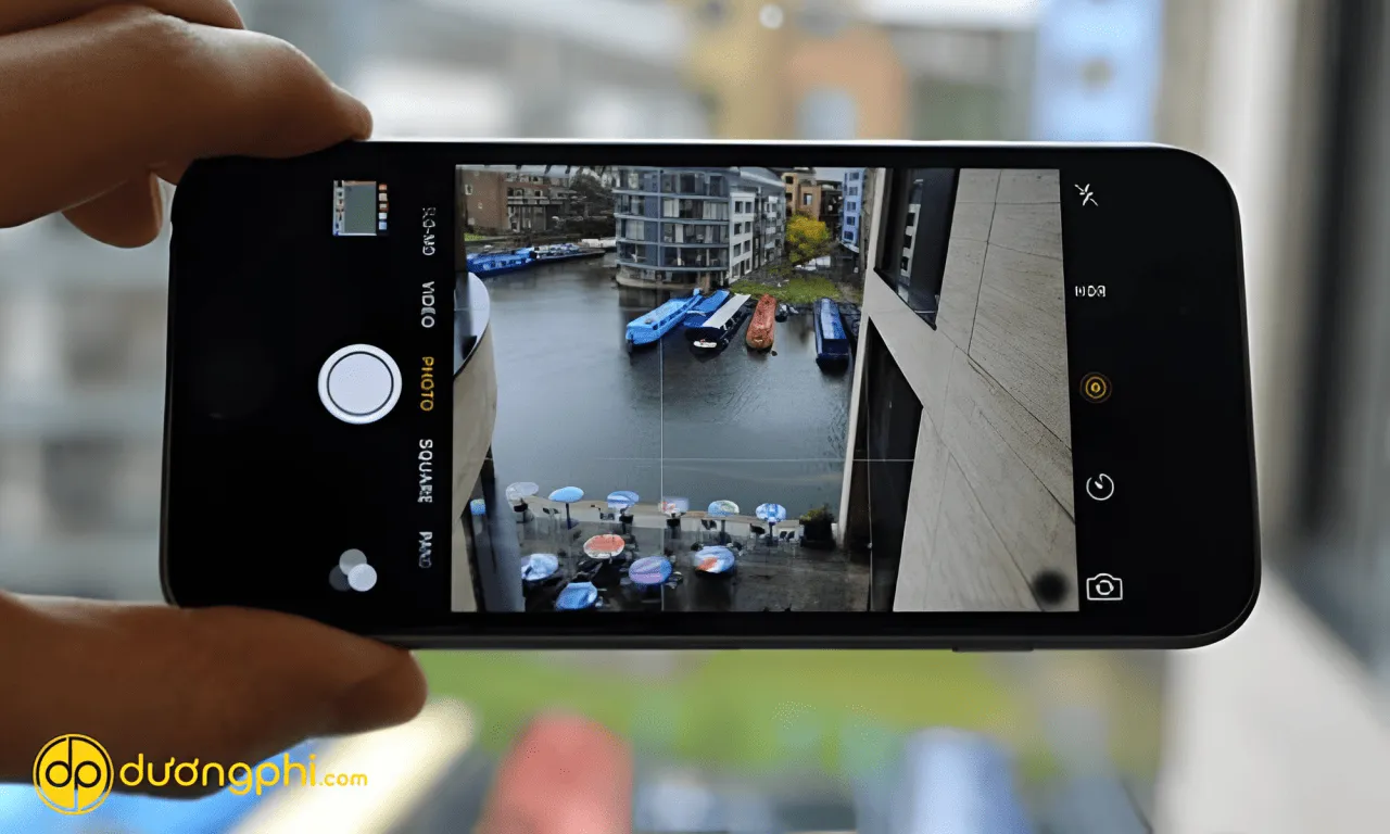 iPhone camera bị chấm đen - Hình 3