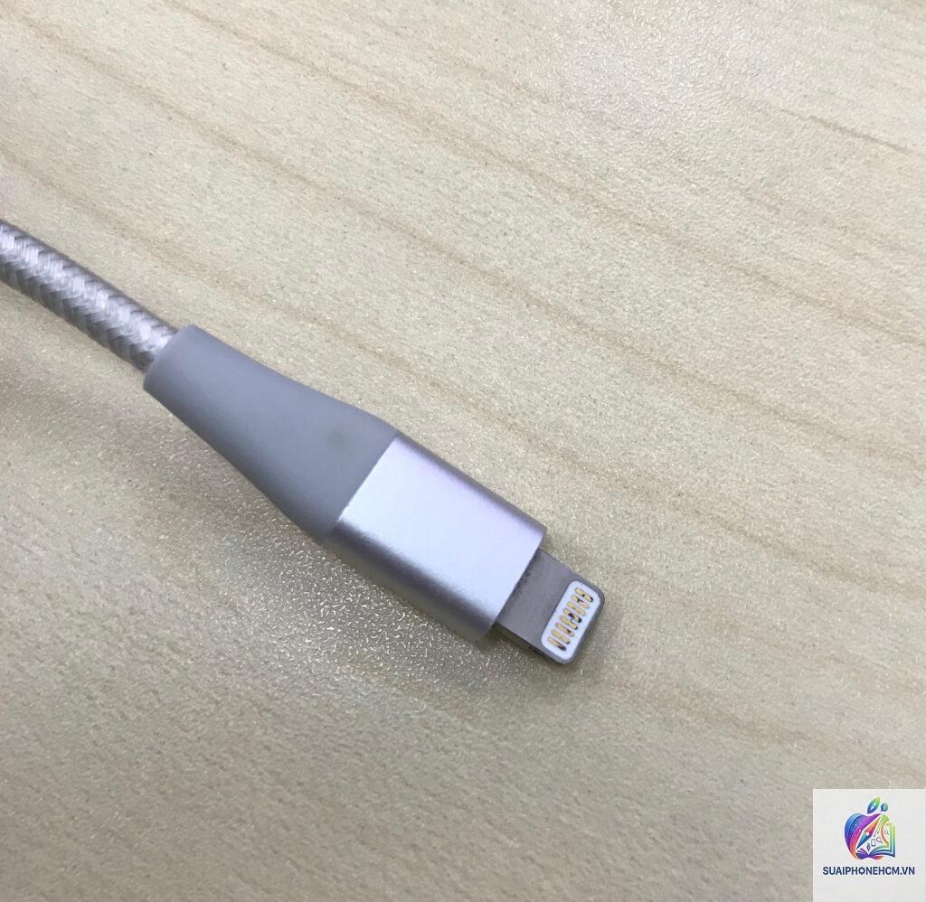 iPhone cổng sạc bị oxy hóa