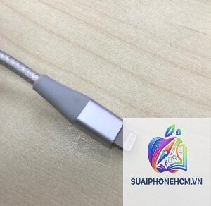 iPhone cổng sạc bị oxy hóa