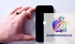 iPhone không vào màn hình chính