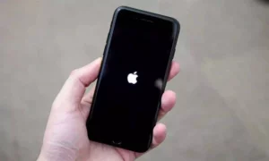 iPhone màn hình đen không lên
