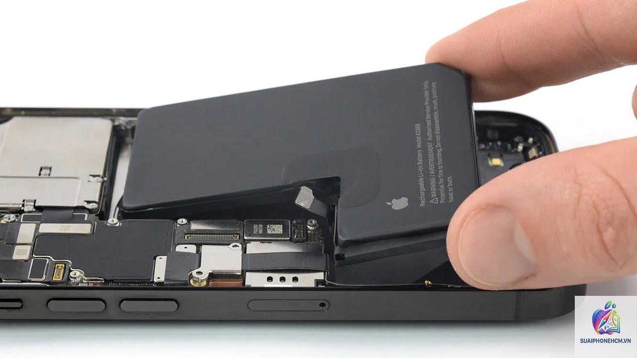 iPhone pin bị tụt khi sạc - Hình 1