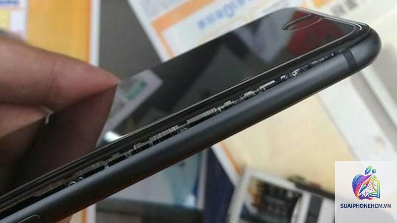 iPhone pin phồng có nguy hiểm không - Hình 1