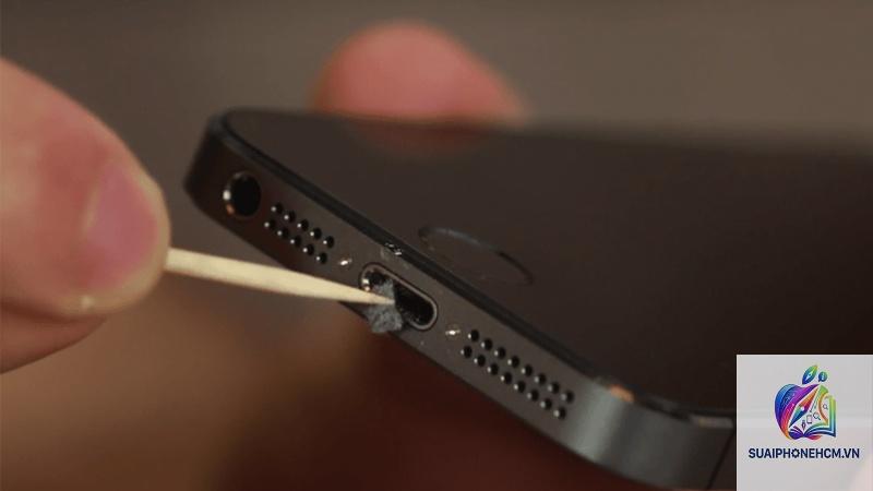 iPhone sạc bằng sạc dự phòng không vào - Hình 2