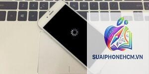 iPhone tự khởi động lại