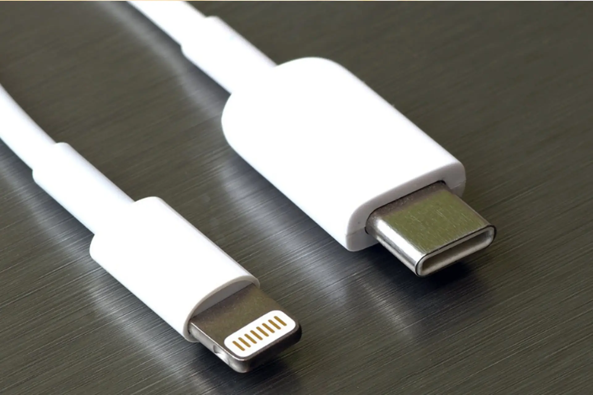 ipad lightning hay usb c - Hình 1
