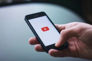 youtube bị trắng màn hình trên iphone