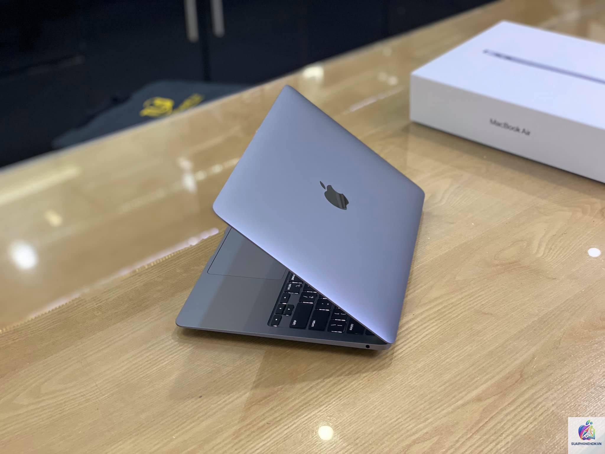 MacBook Air Space Gray - Hình 3