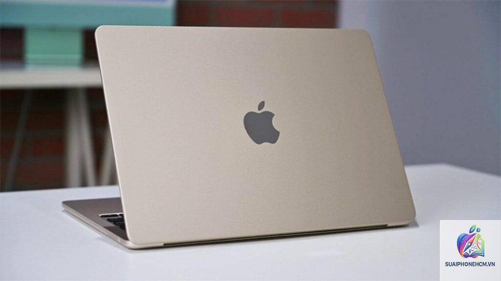 MacBook Air Starlight