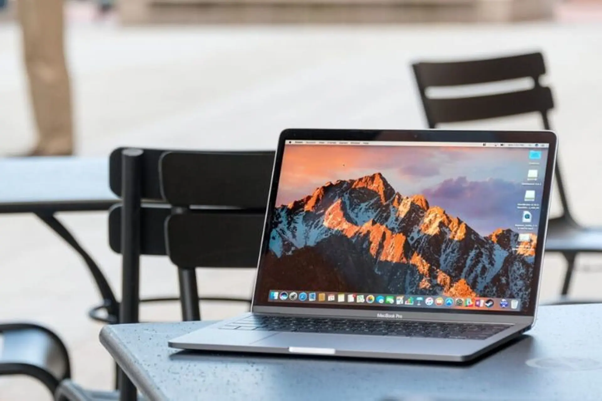 MacBook Air cho dân kế toán - Hình 2