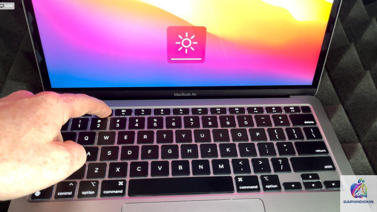 MacBook Air độ sáng màn hình - Hình 3