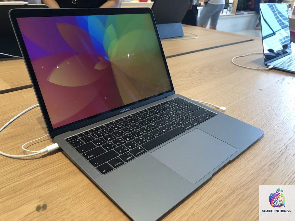 MacBook Air dùng được bao nhiêu năm