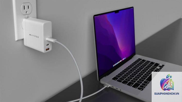 MacBook Air sạc nhanh