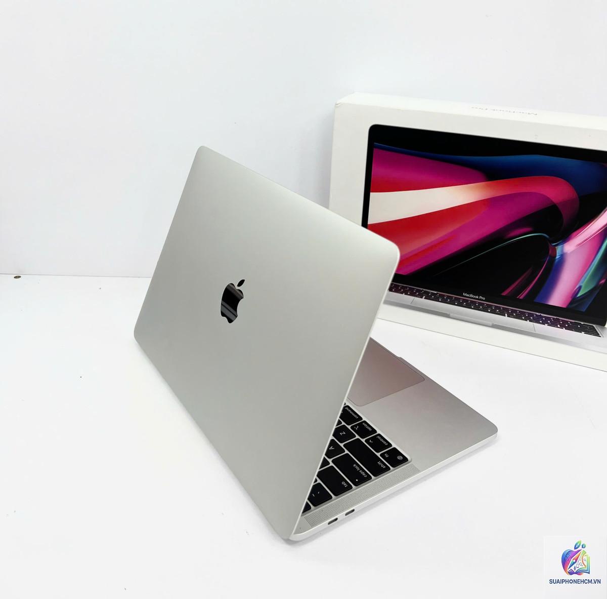 MacBook Pro Silver - Hình 2