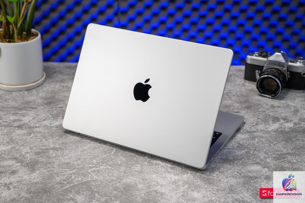 MacBook Pro cho AI - Hình 4
