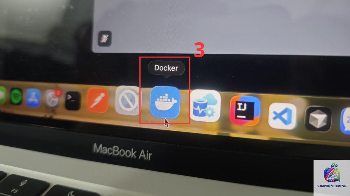 MacBook Pro cho Docker - Hình 2