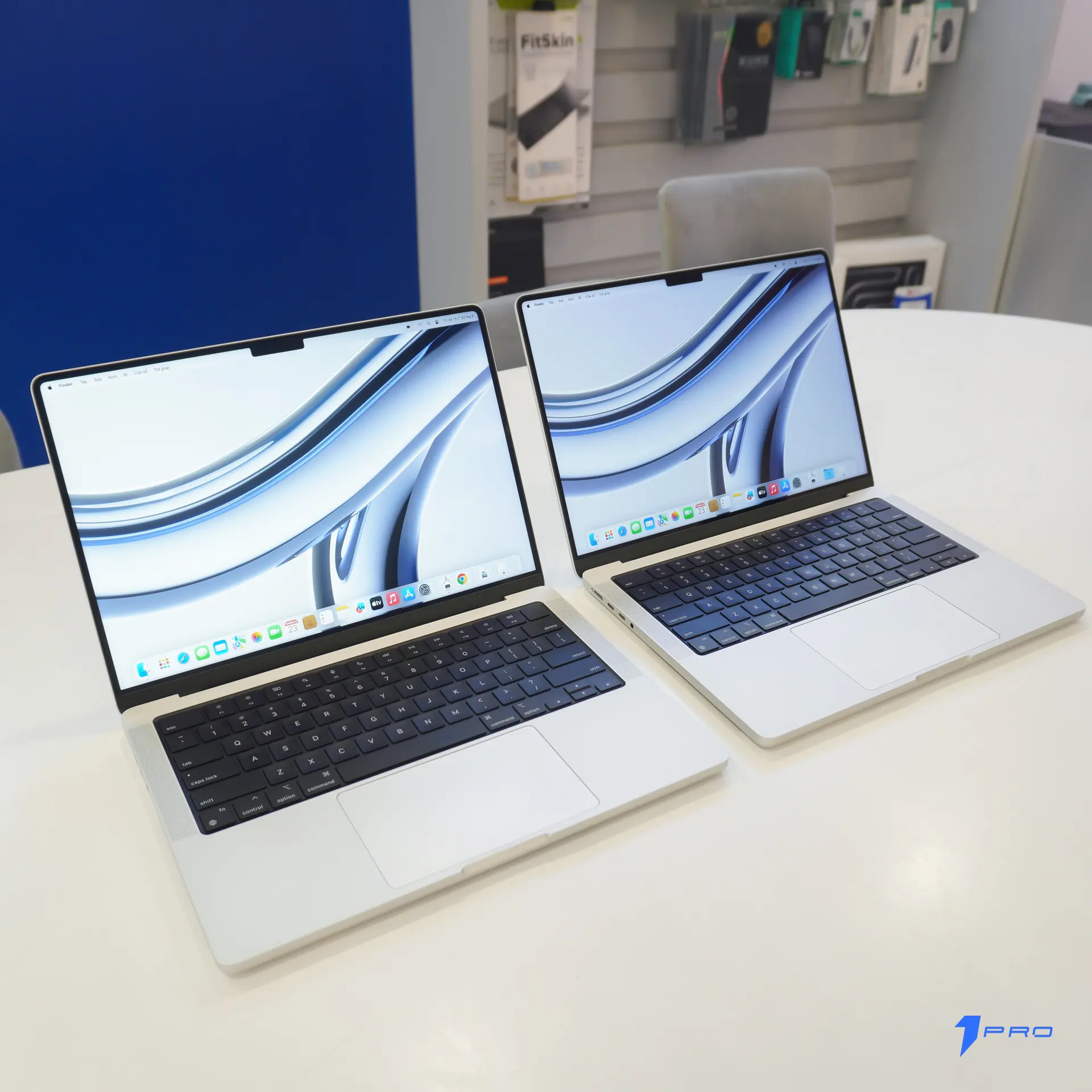 MacBook Pro giá chính hãng - Hình 3