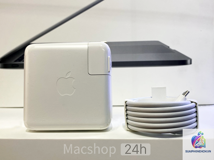 MacBook Pro sạc nhanh - Hình 3