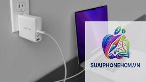 MacBook Pro sạc nhanh